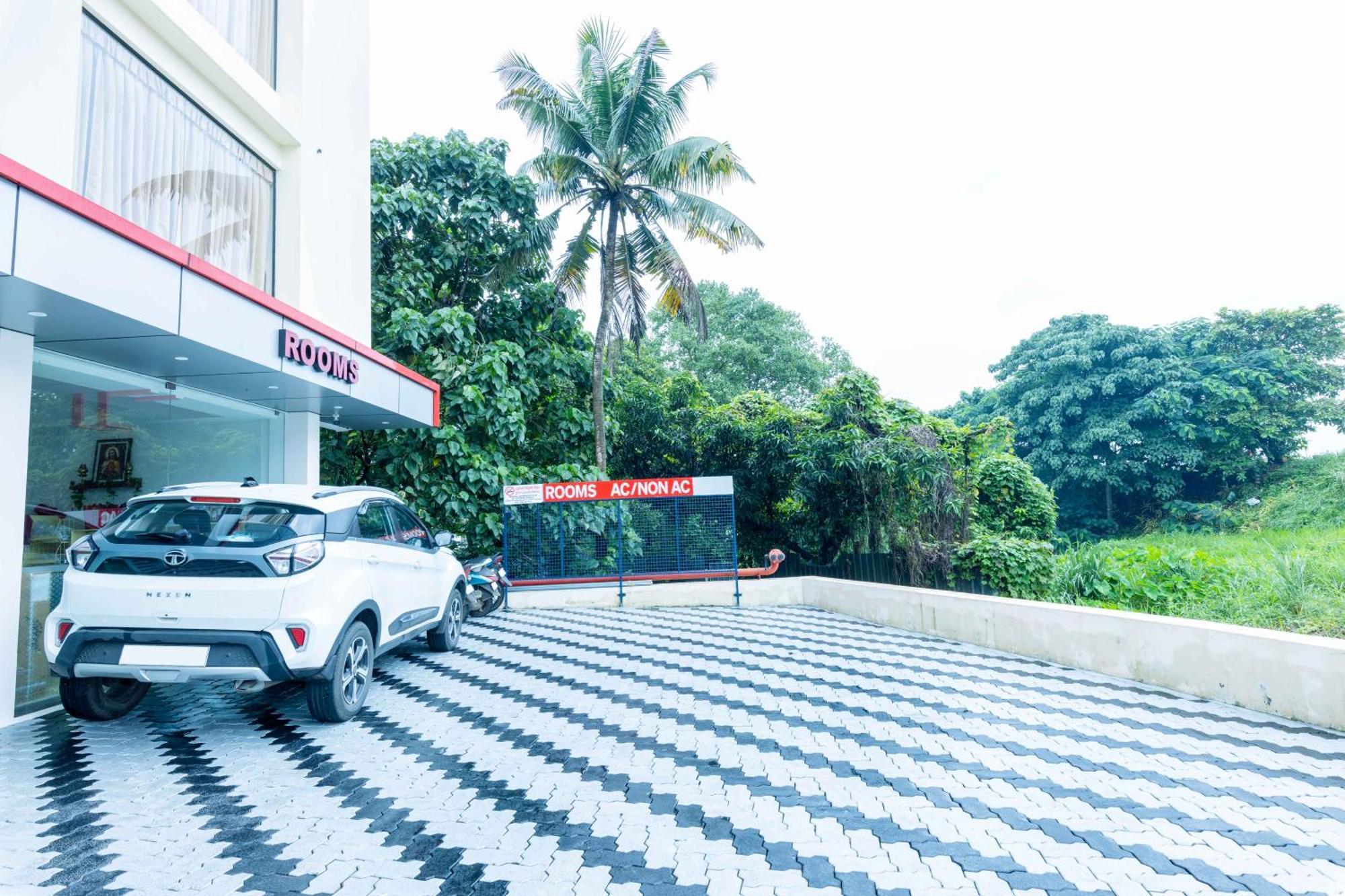 Treebo Airsuite Airport Hotel Kochi Екстер'єр фото