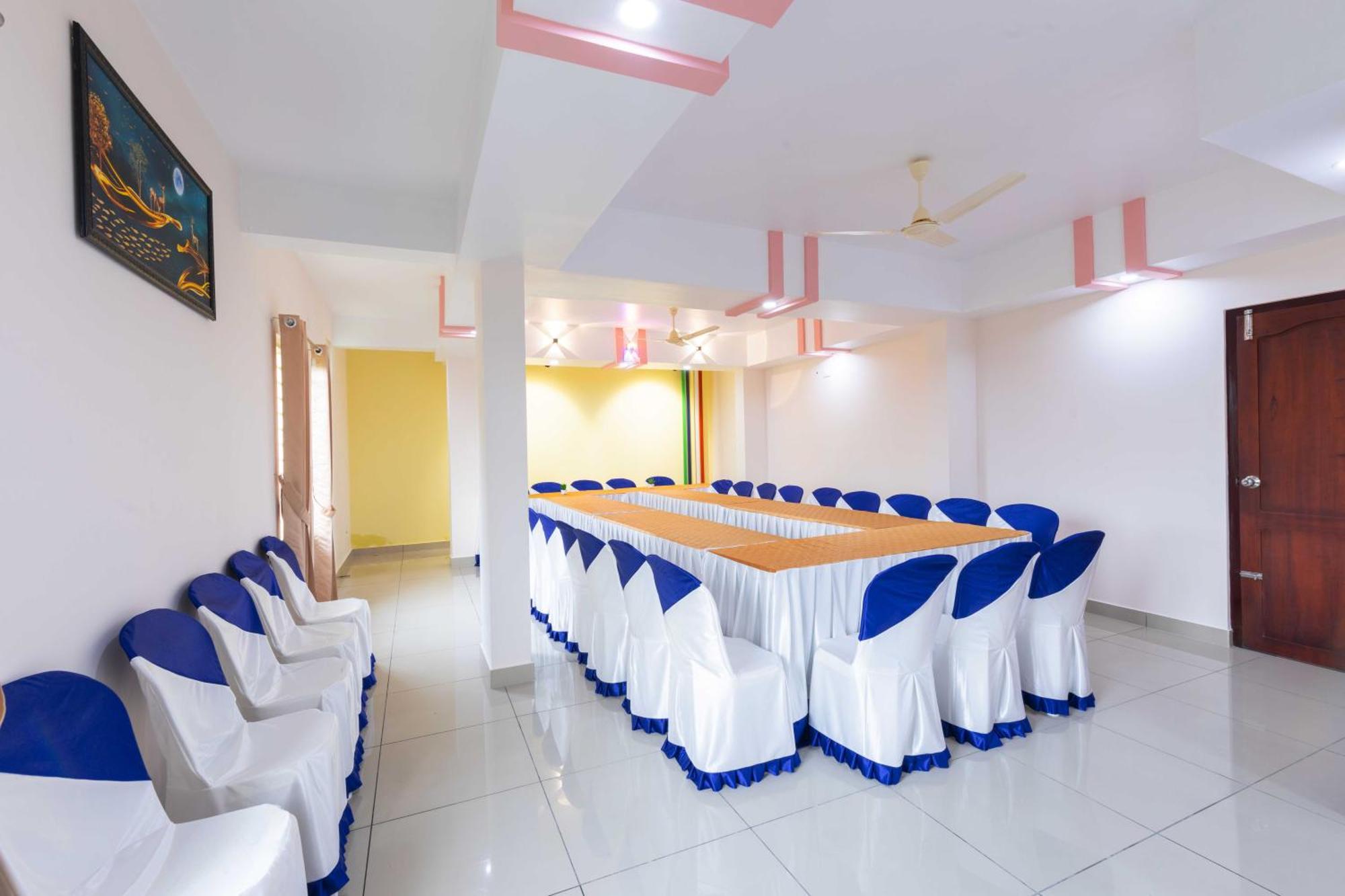 Treebo Airsuite Airport Hotel Kochi Екстер'єр фото