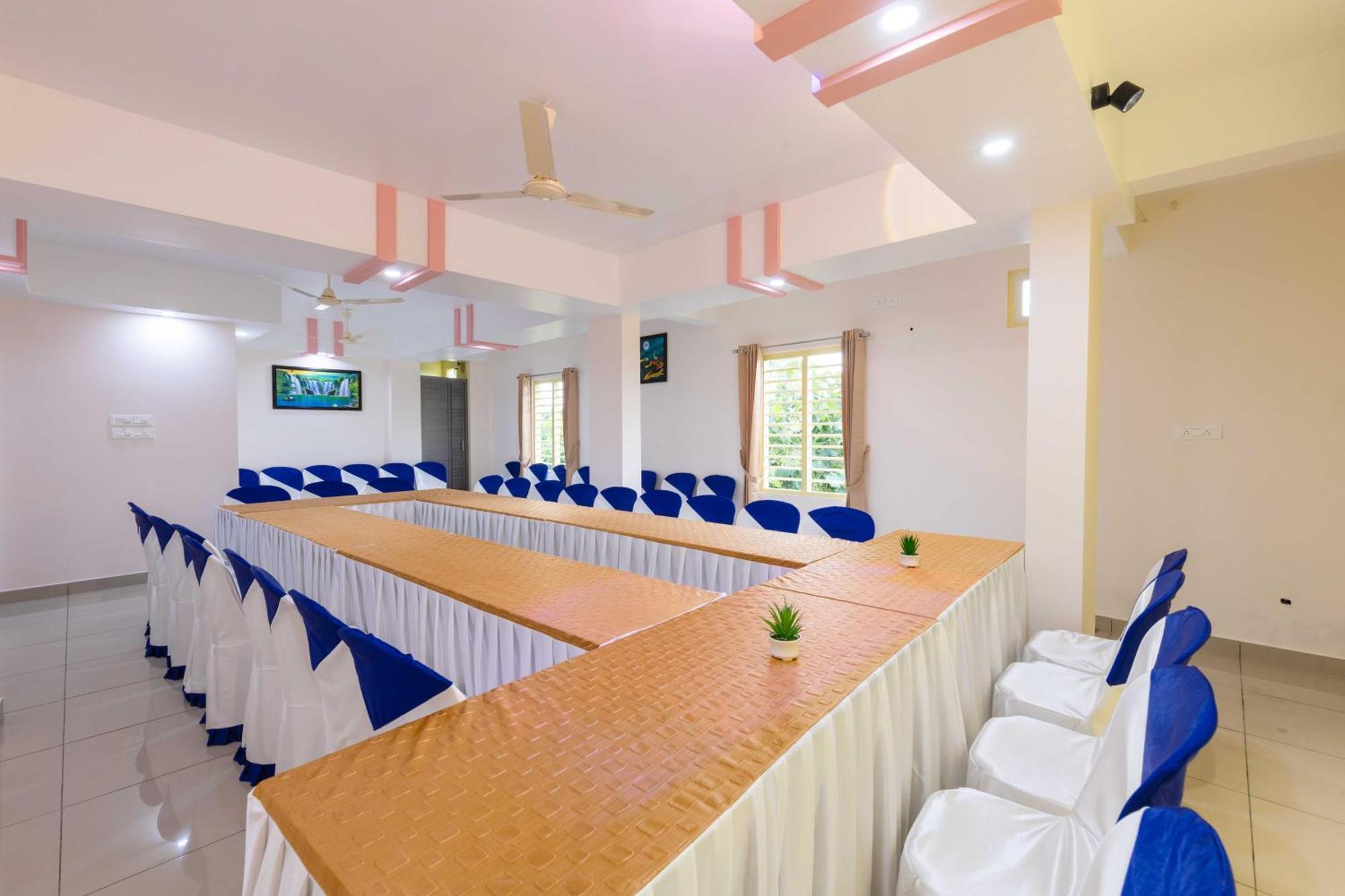 Treebo Airsuite Airport Hotel Kochi Екстер'єр фото
