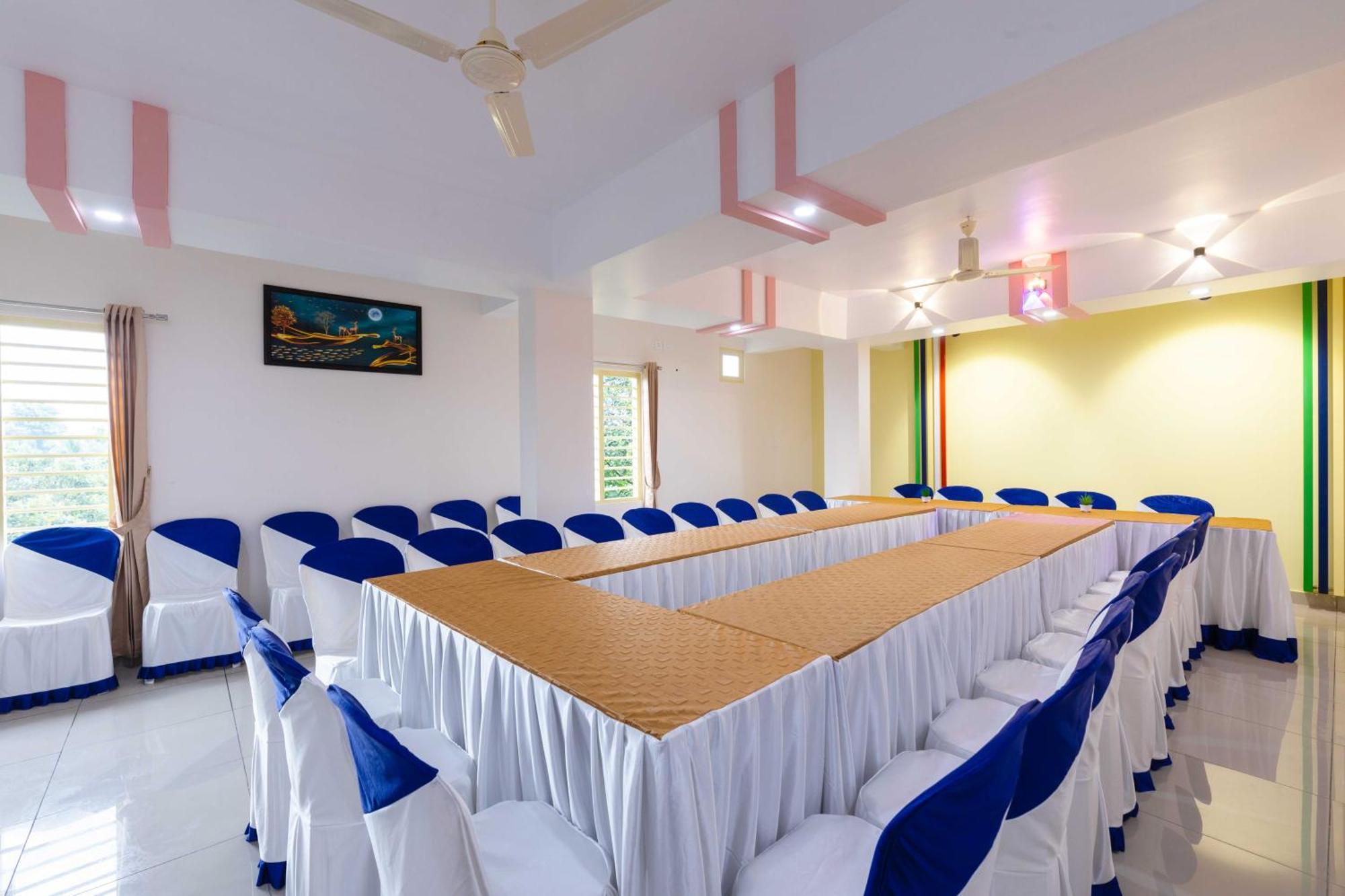 Treebo Airsuite Airport Hotel Kochi Екстер'єр фото