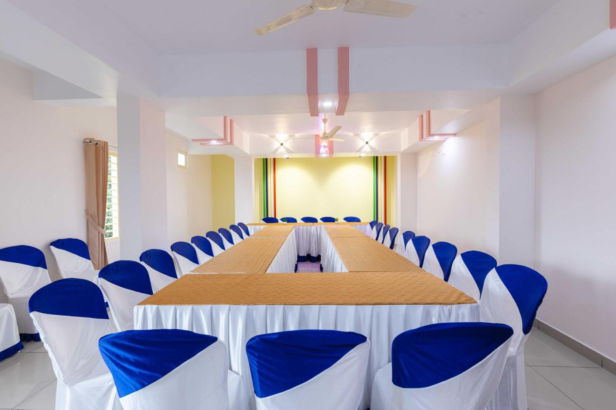 Treebo Airsuite Airport Hotel Kochi Екстер'єр фото